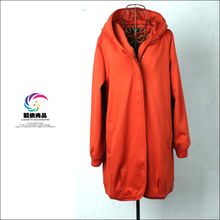 煥新春秋穿搭 新款中年女士風(fēng)衣，為豐滿(mǎn)身形定制優(yōu)雅與舒適